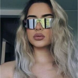 🕶️ Futuristic Y2K Style Silver Sunglasses 🕶️